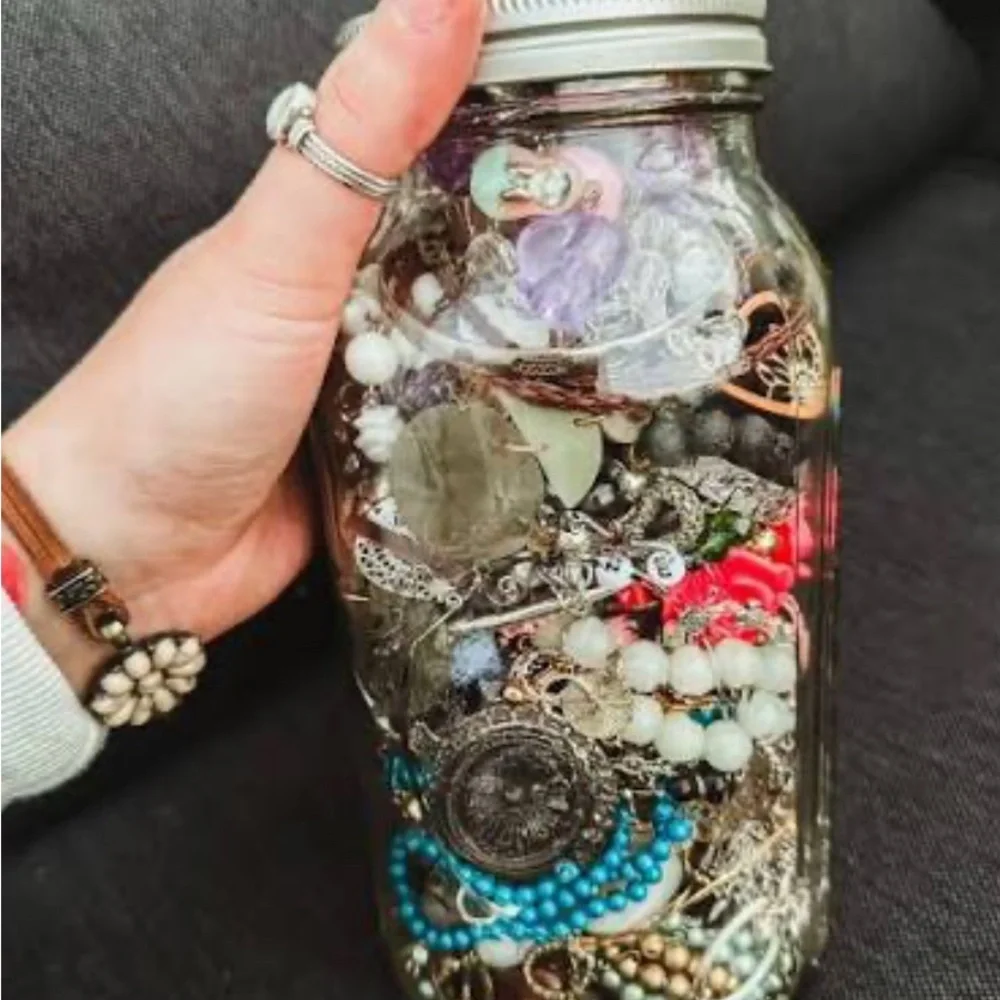 Mystery jewelry Jar - Picture 3 of 5